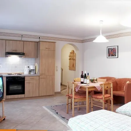 Weingut-ferienwohnungen Lorenz - Nur Urlaubsgaeste * Oberemmel